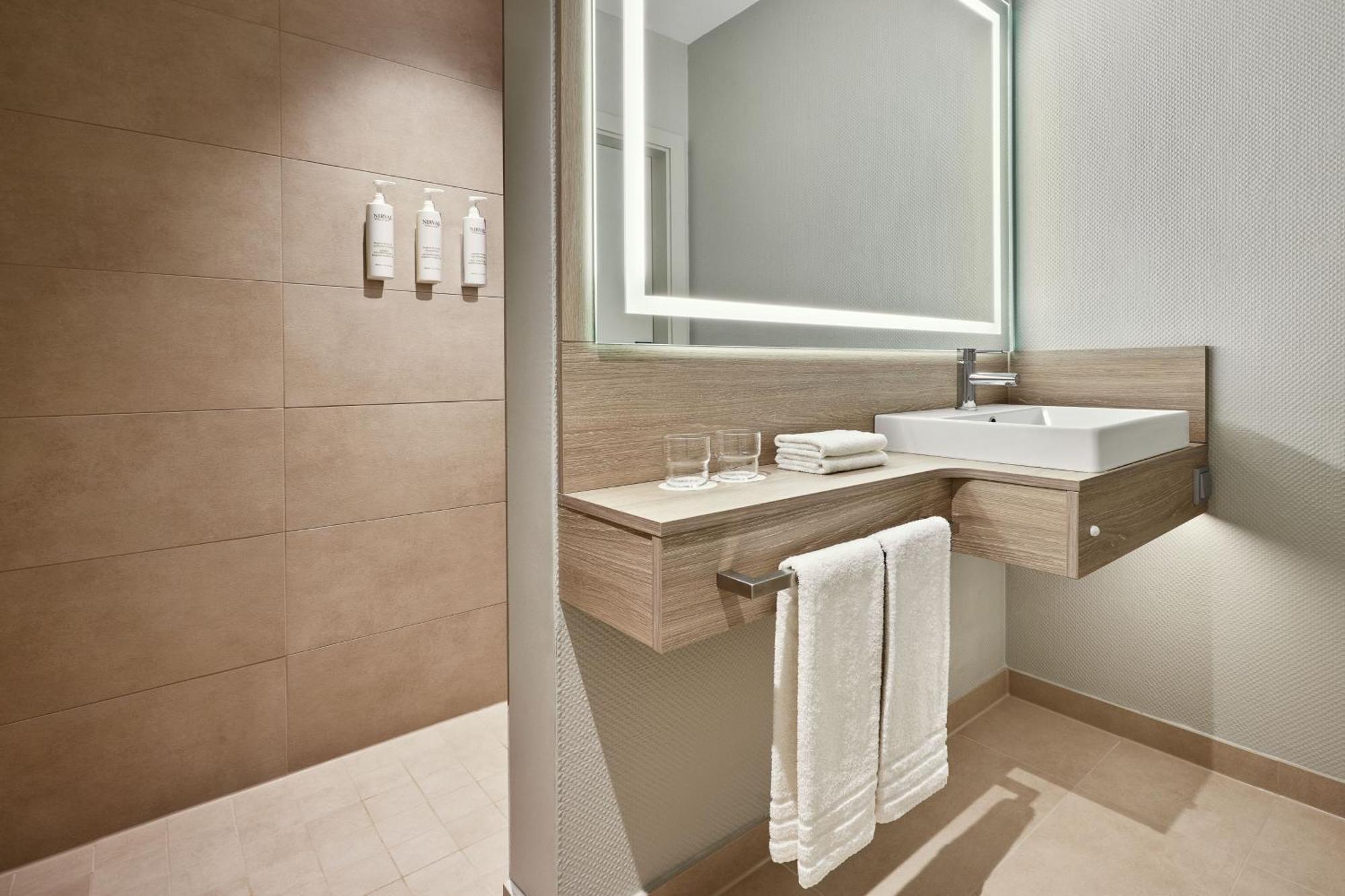 Courtyard By Marriott Dortmund Otel Dış mekan fotoğraf
