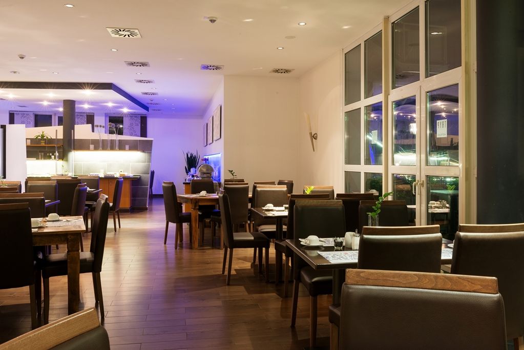 Courtyard By Marriott Dortmund Otel Restoran fotoğraf