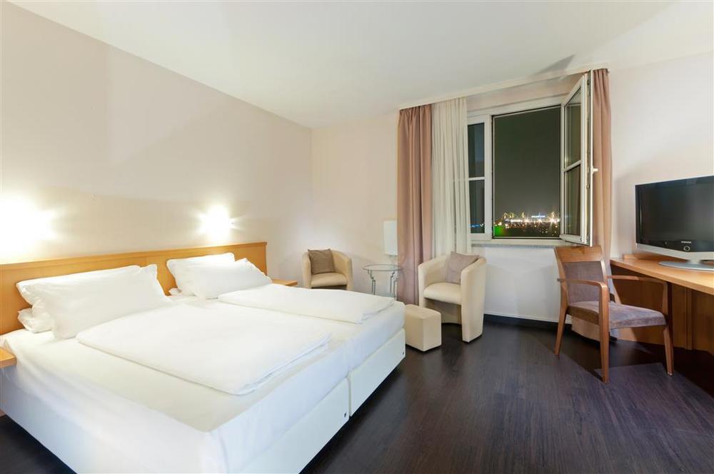 Courtyard By Marriott Dortmund Otel Oda fotoğraf