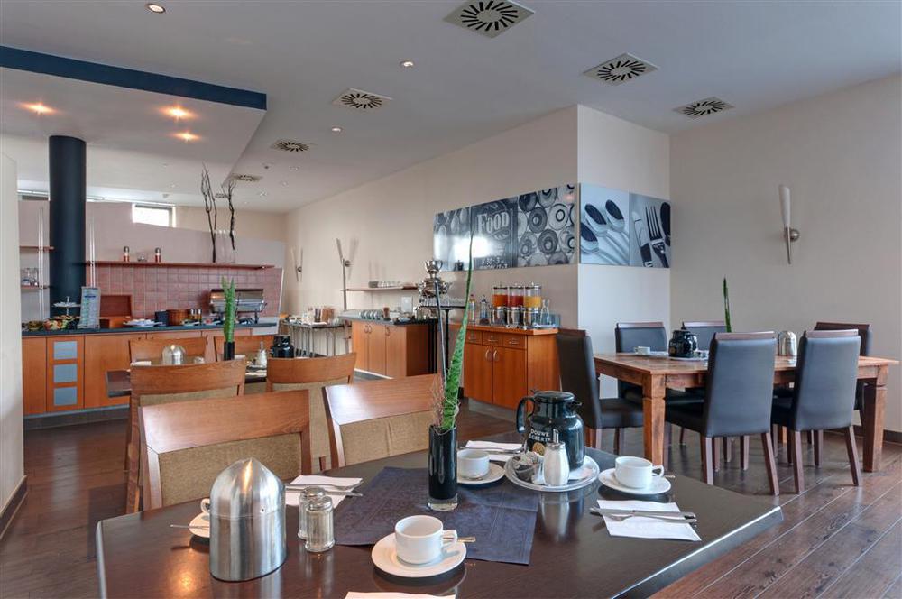 Courtyard By Marriott Dortmund Otel Restoran fotoğraf