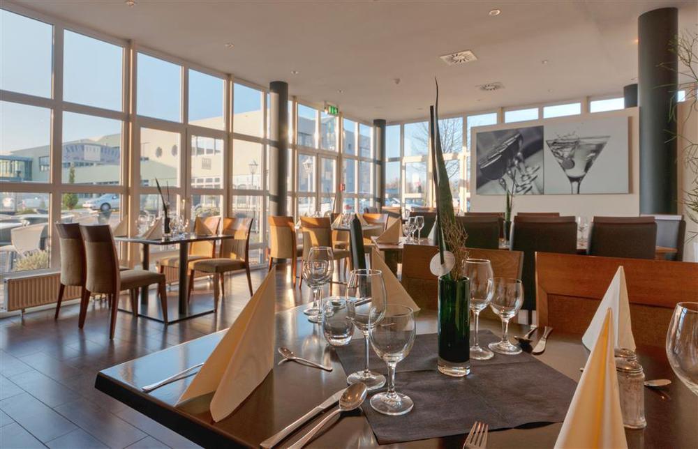 Courtyard By Marriott Dortmund Otel Restoran fotoğraf